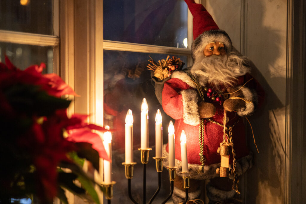 tomte jul fonster